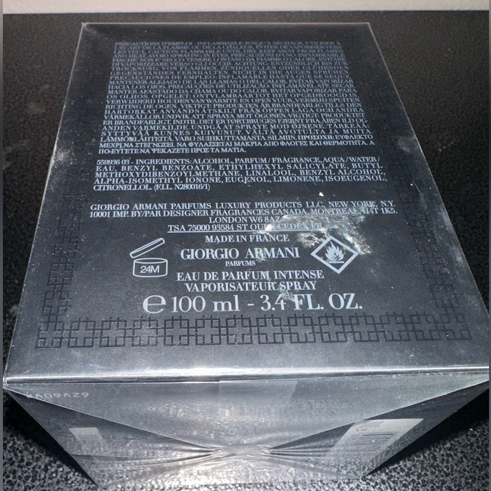 GIORIO ARMANI PRIVÉ OUD ROYAL - BRAND NEW - FACTORY SEALED - Picture 4 of 4